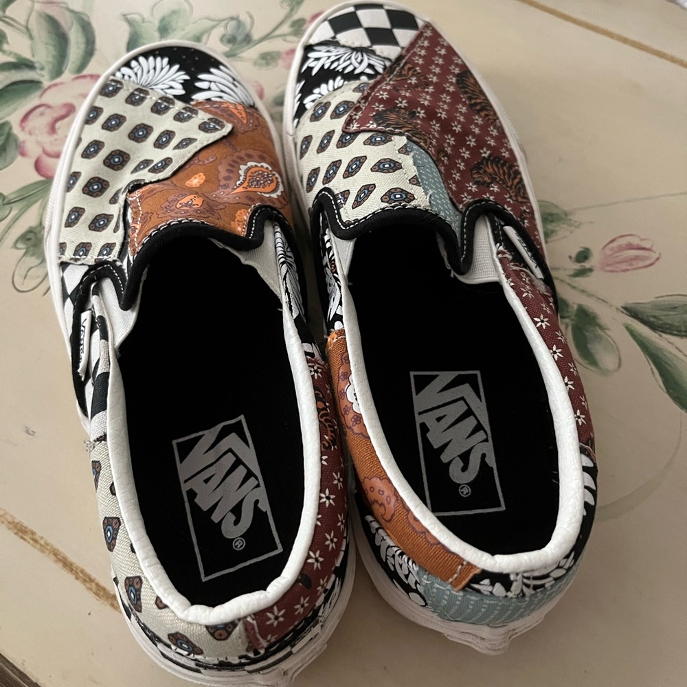 Vans - Picture 2 of 4